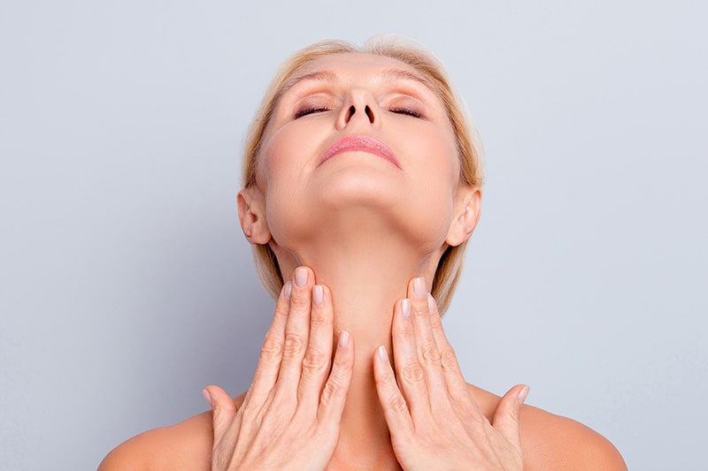 Skin tightening for the delicate neck, décolletage and bust area